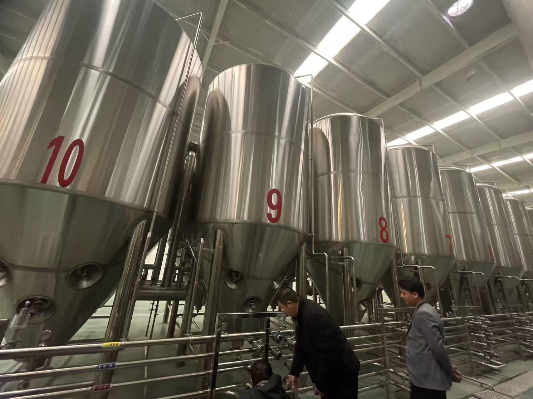 柏乡精酿啤酒设备厂—平面布置、设备设计、制造、调试、培训等一条龙服务